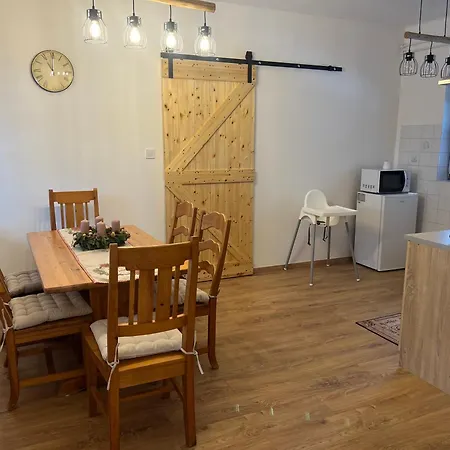 Oereg Harsfa Vendeghaz Bakonyszentkirály